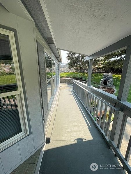4th image of 327 Beach Street