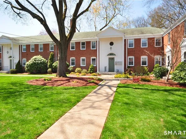 53 Robin Rd APT B1, West Hartford, CT 06119