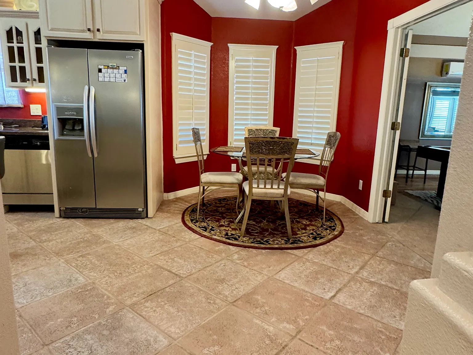 3 bed, 2804 sqft, $2,400 — Photo 3
