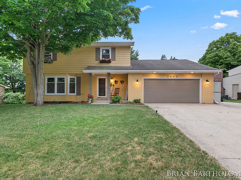 1st image of 2440 Rockhill Dr NE