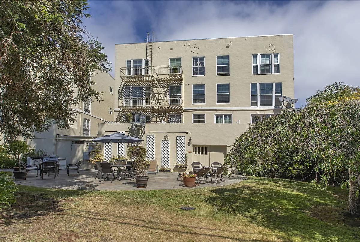 1419-1421 Oak Grove Avenue — Photo 4