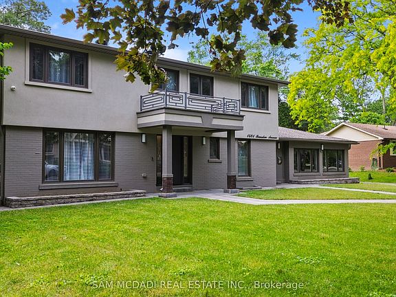 3rd image of 1481 Bunsden Ave