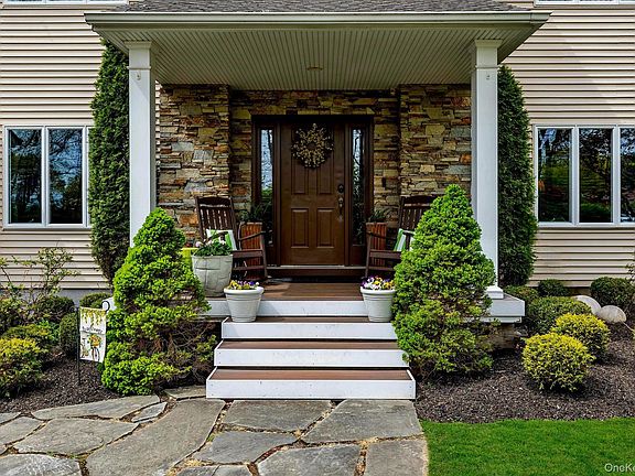 2nd image of 263 Old Commack Road