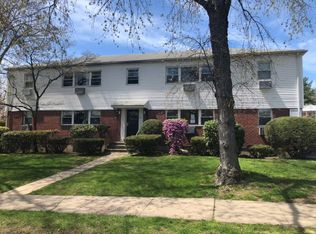 15 Cherry Hill Dr UNIT 1B, Bridgeport, CT 06606