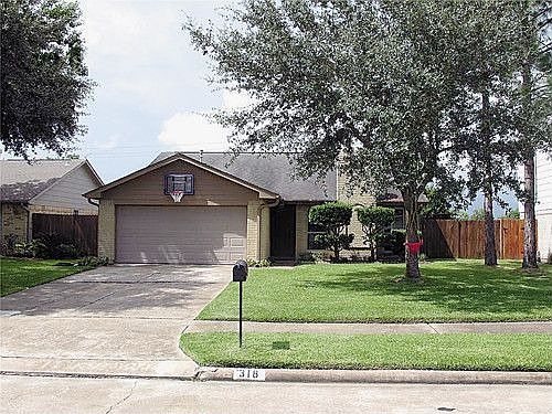 1st image of 318 Fair Oak Dr
