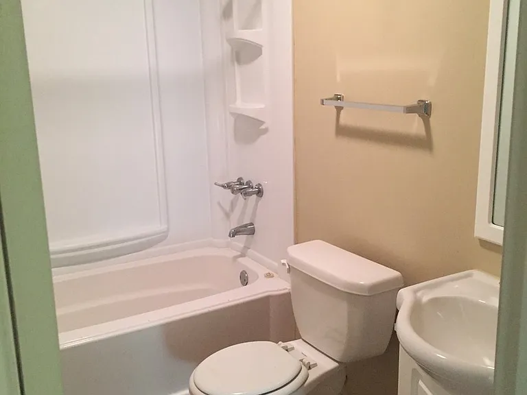 4209 Yates St — Photo 3
