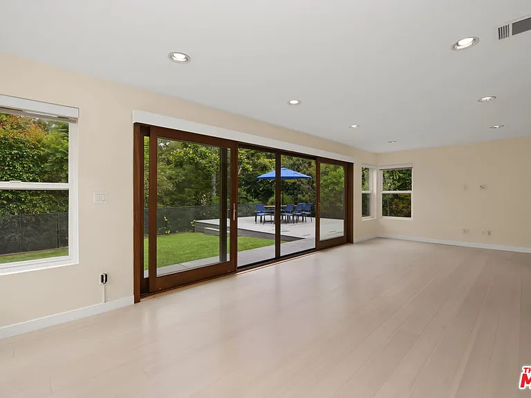 175 Barlock Ave — Photo 36