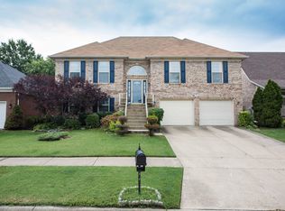 9024 Auburn Woods Rd, Louisville, KY 40214
