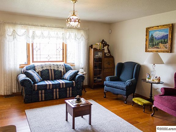 2nd image of 2578 Wyoming Ave