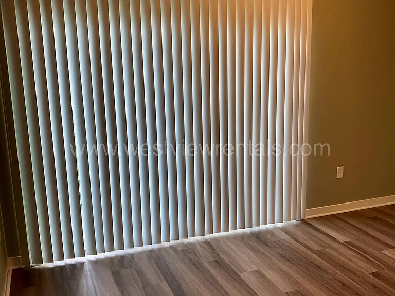 200 E Maple St — Photo 45