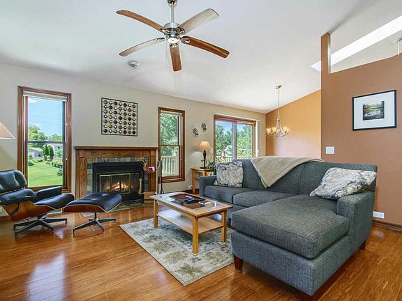 2nd image of 2301 Thistledowne Dr NE