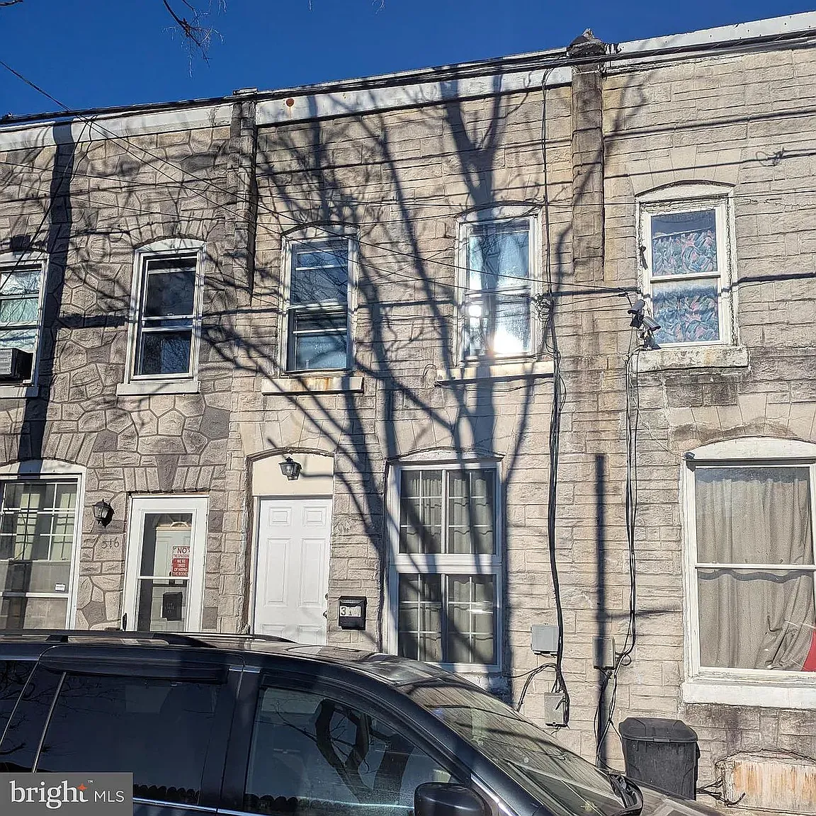 3 bed, 804 sqft, $1,300 — Photo 1