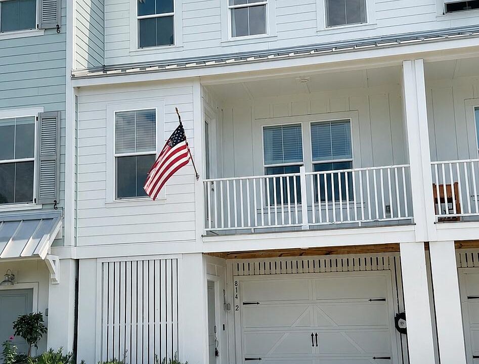 1st image of 814 Kings Oak Ct Unit 2