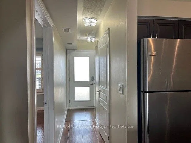 3 bed, $2,400 — Photo 2