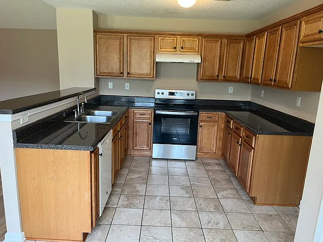 6555 Whitten Grove Dr — Photo 9