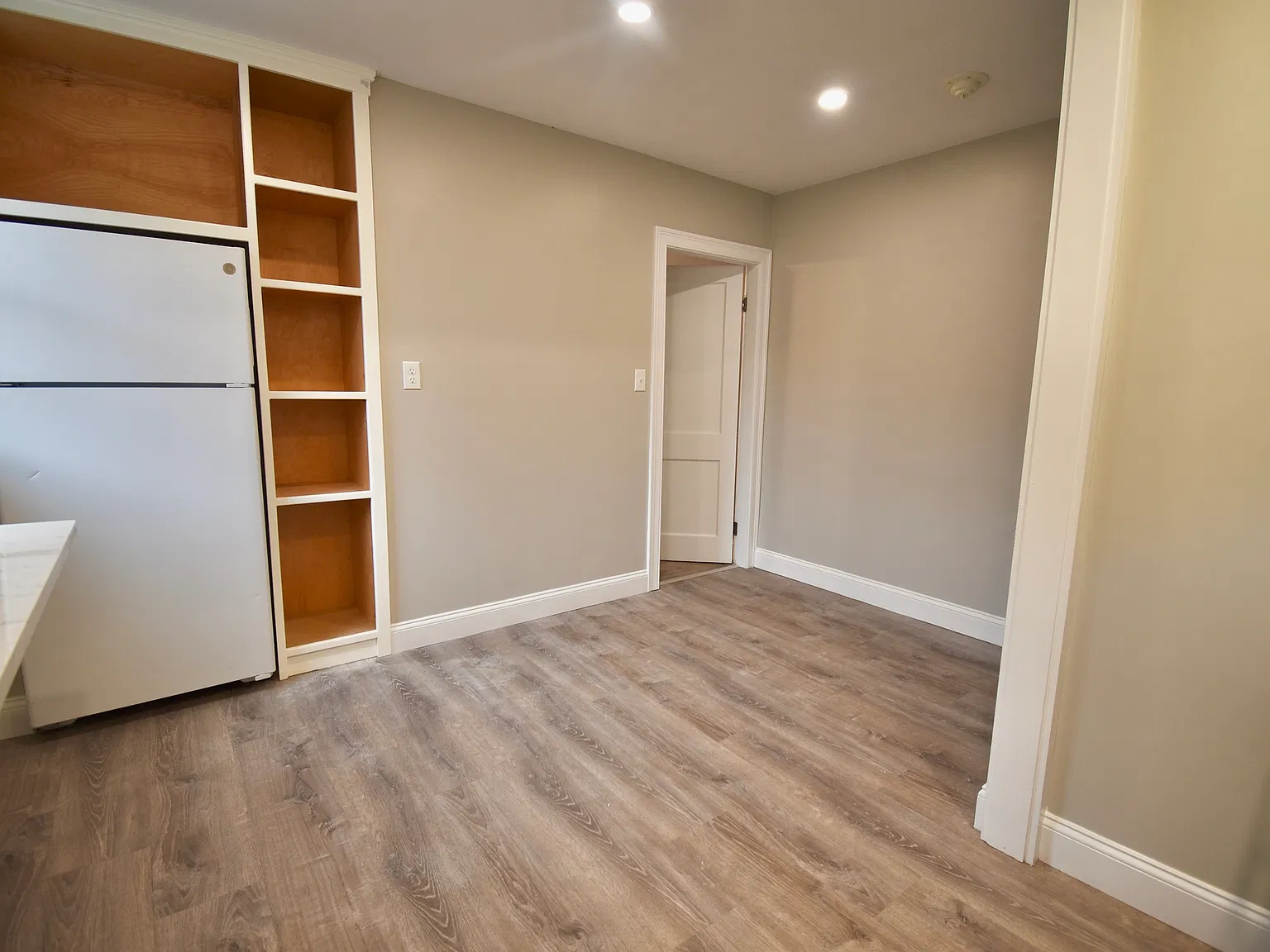 2 bed, 600 sqft, $2,900 — Photo 3