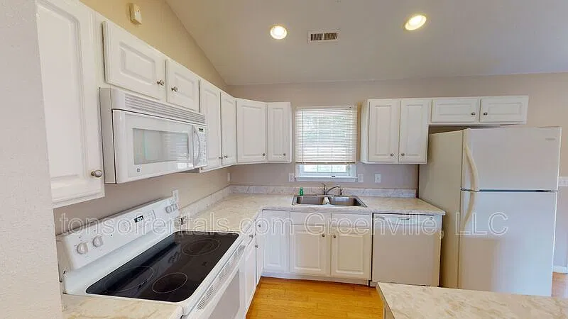 3 bed, 2.0 bath, 1492 sqft, $1,350 — Photo 4