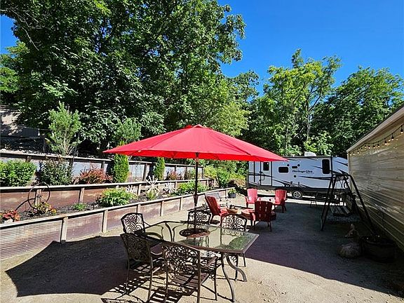 5th image of 10 Oak Knoll Ct