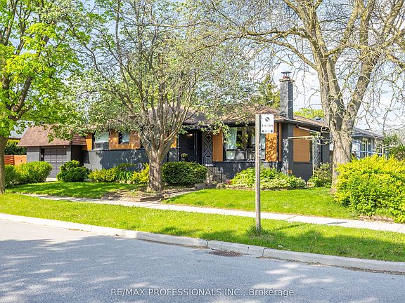 3rd image of 33 Brampton Rd