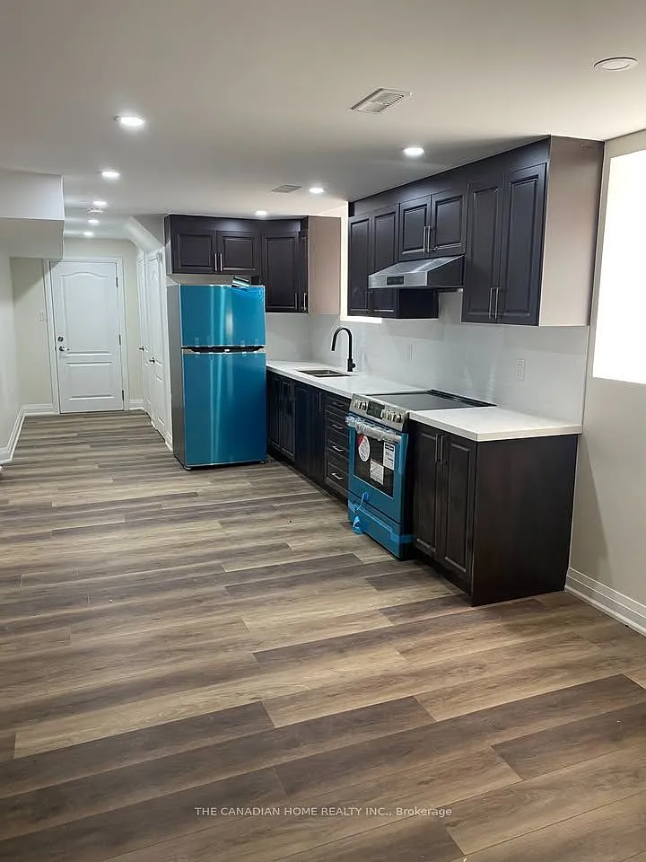 3 bed, $2,500 — Photo 2