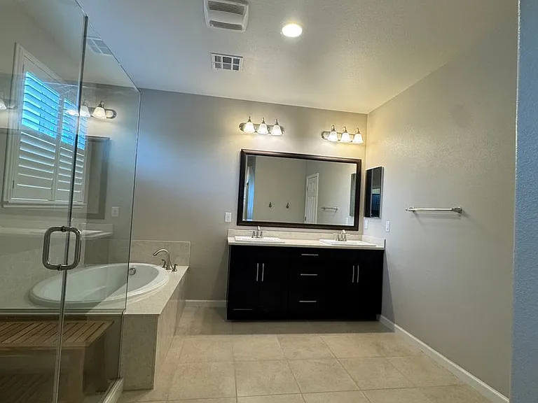800 Valencia Ct — Photo 18