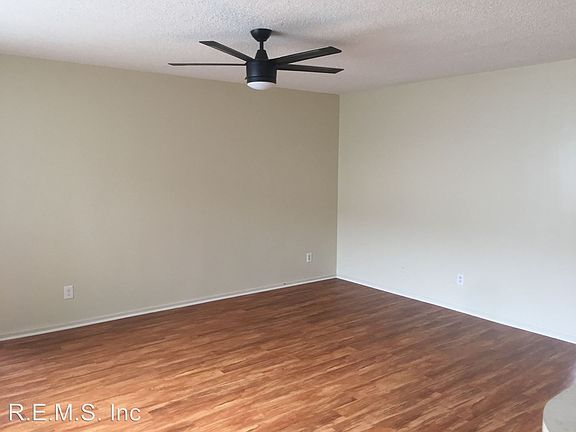 5th image of 1547 Torrance Blvd APT 2