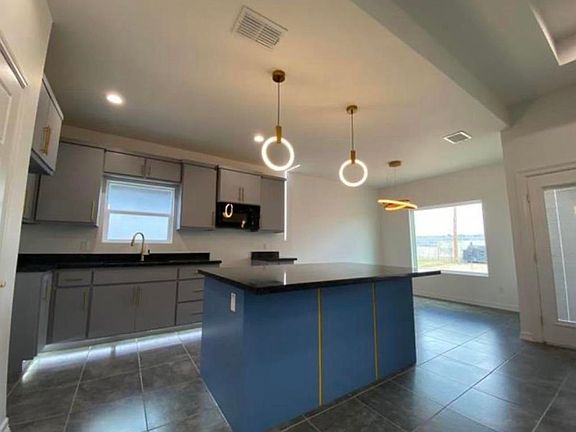 5th image of 1807 Calvillo Dr
