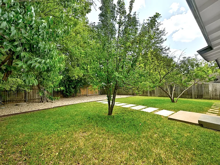 6609 Branchwood Dr — Photo 24