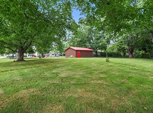 102 W Dutch St, Wolcottville, IN 46795