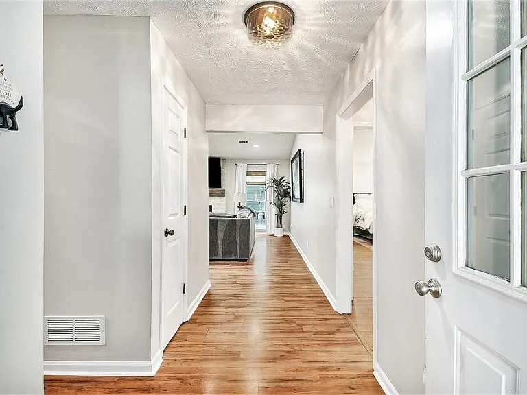1118 Capital Club Cir NE — Photo 5