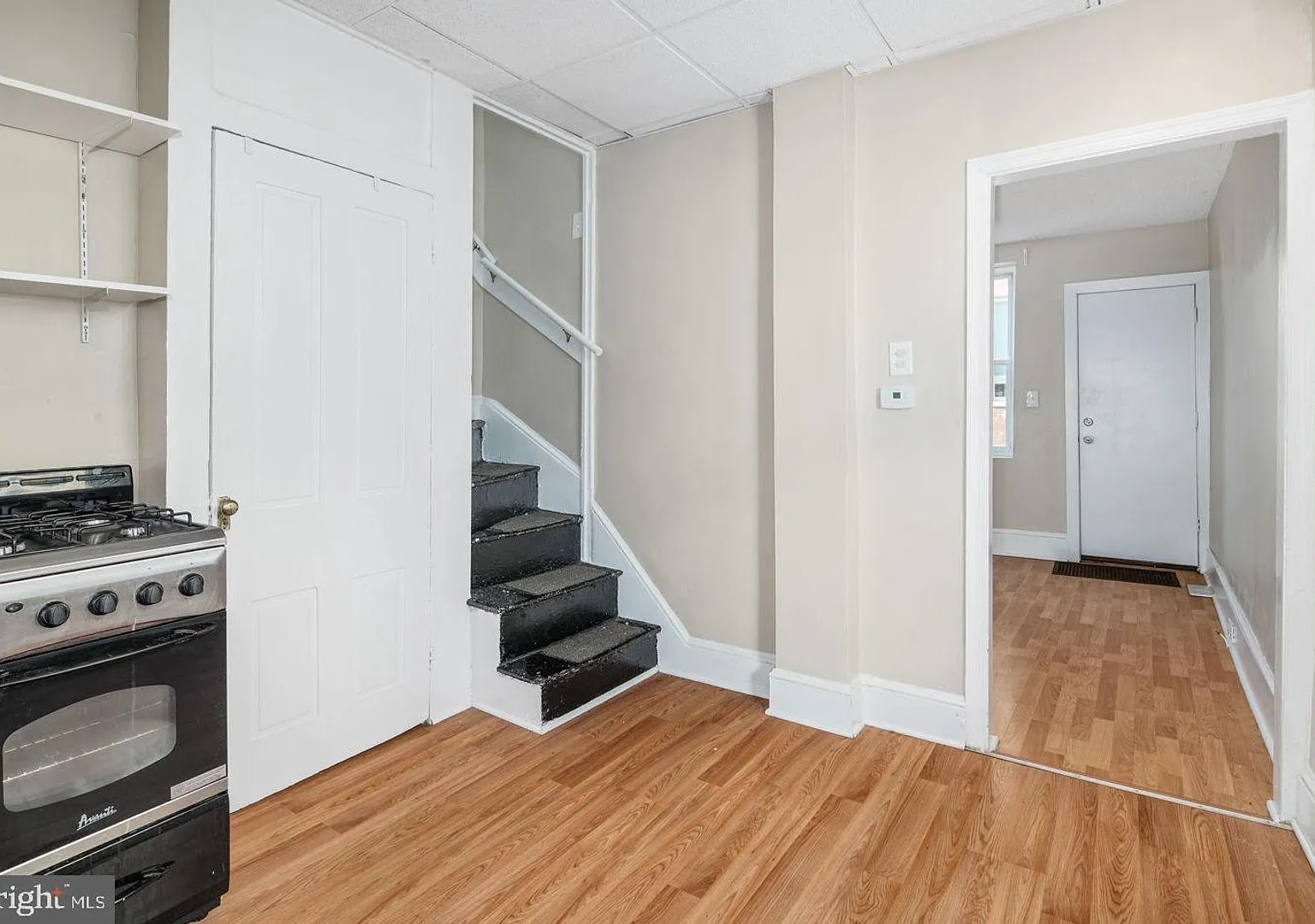 Charming 2 Bedroom Townhome in Fishtown | Private Yard & Modern Updates — Photo 2