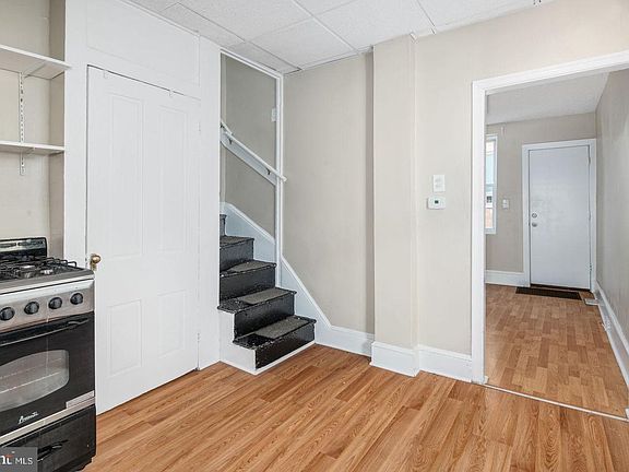 2nd image of 430 E Flora St