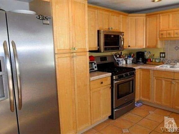 Your new kitchen with stainless steel appliances!