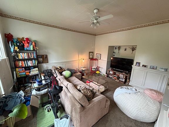 2nd image of 611 Ivy St