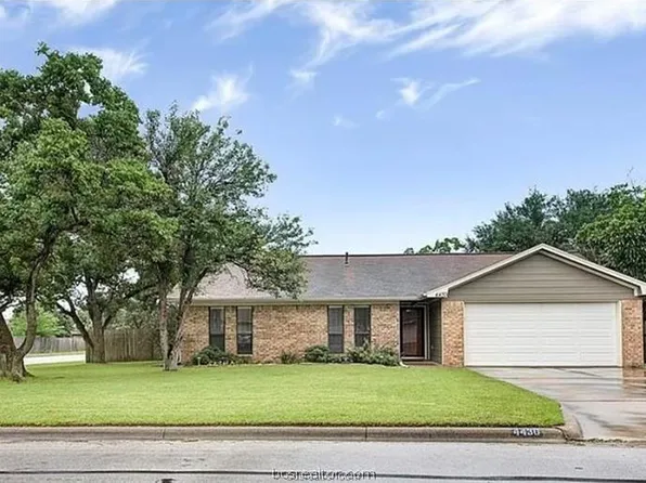 4430 Kirkwood Dr, Bryan, TX 77802