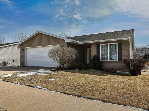 2124 Bald Eagle Ct, Dubuque, IA 52001