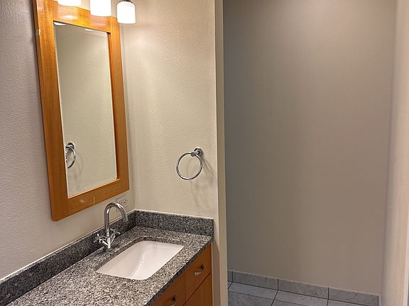 5th image of 4535 Dean Martin Dr #1-693-1