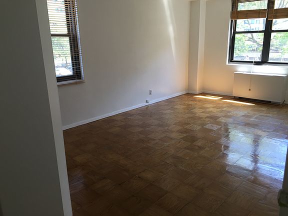 5th image of 201 Saint Pauls Ave #205