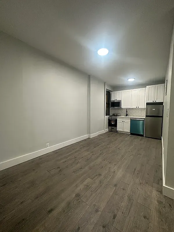 Building Photo - 422 W 56th St #5
