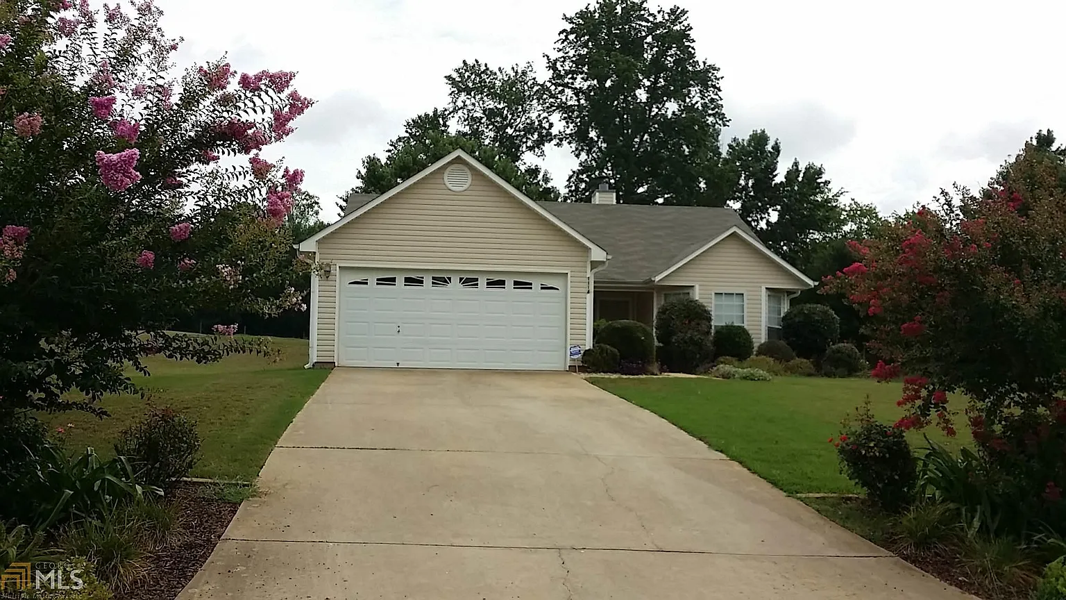 1114 Patriot Cir photo 1