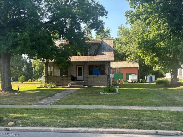 284 W Main St, Andover, OH 44003