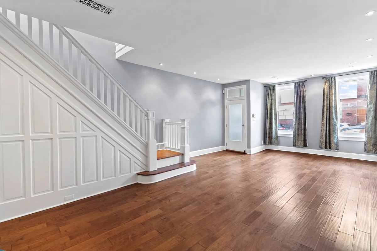 Unit Photo - 2443 E Cumberland St