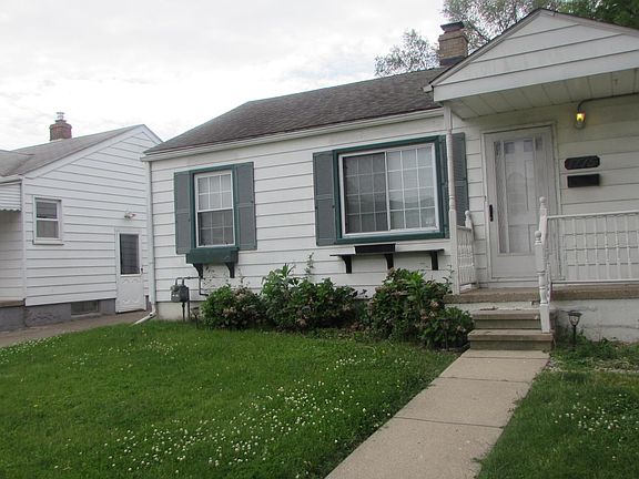 3rd image of 1775 Rose Ave