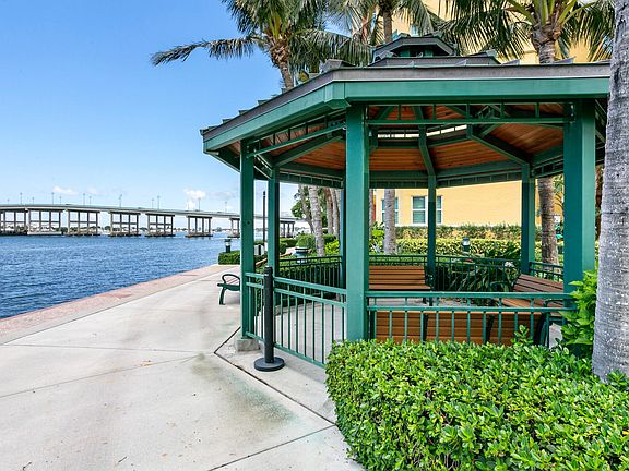 3rd image of 2640 Lake Shore Dr Unit 1814