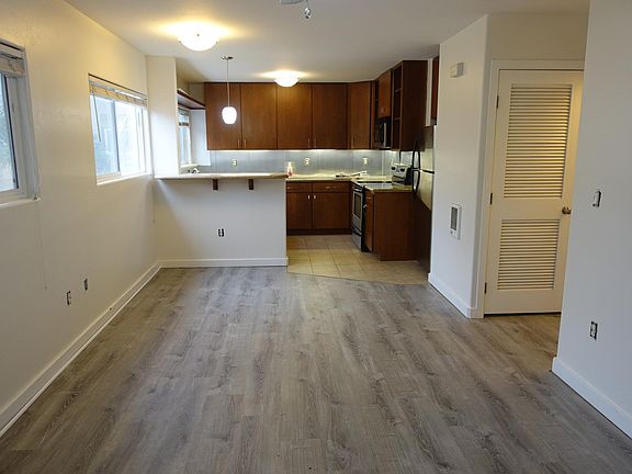 3rd image of 4960 Coronado Ave Unit 2
