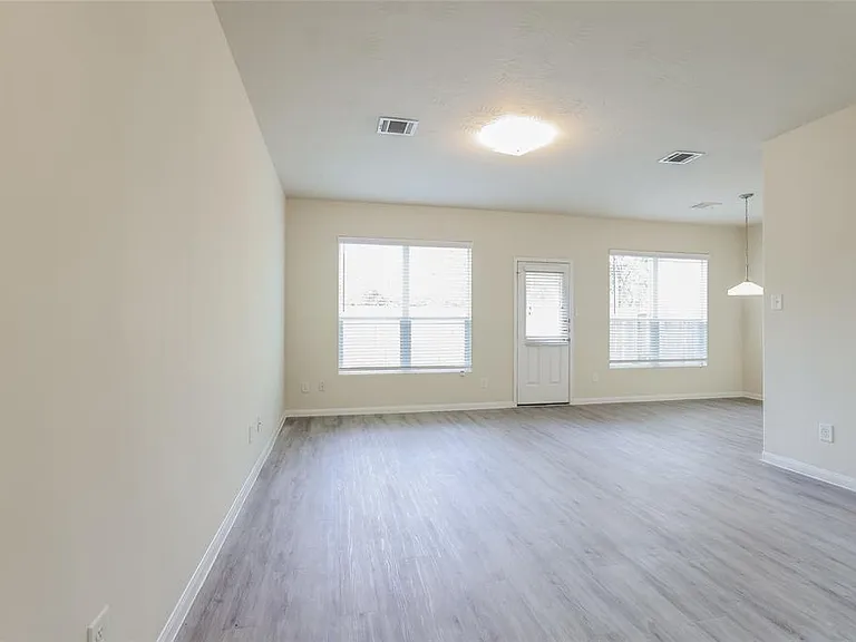 5814 Northern Oak St — Photo 5