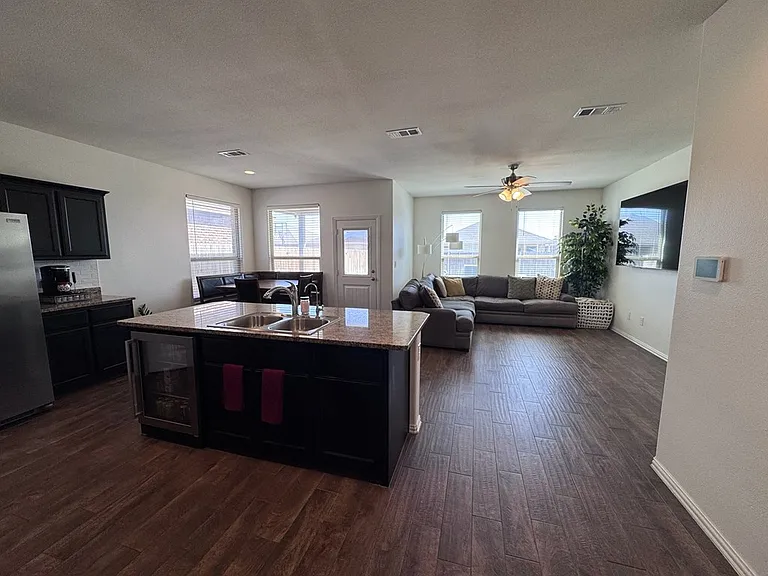 1710 Wrigley Dr — Photo 7
