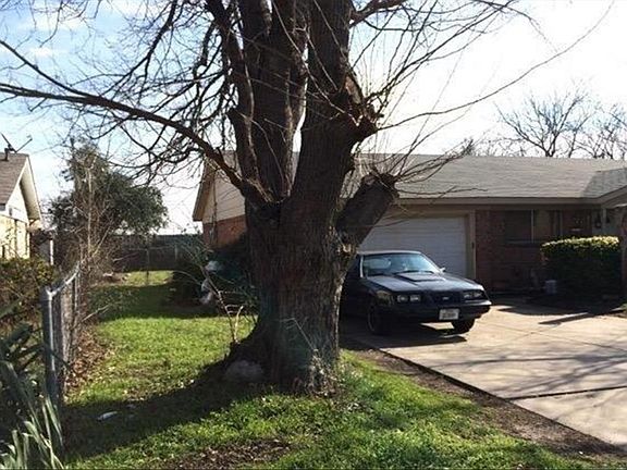 2nd image of 833 S Hampshire St