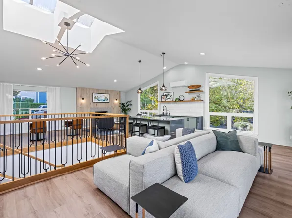 2000 Lake Washington Apartments