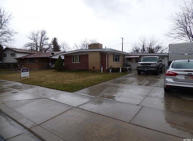 1st image of 1090 E Sterling Dr